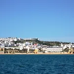 Villa Eber - Independent 1 & 2 Bedroom Apartments, Pool, Air Con, Fast Wi-Fi, Near Old Town Of Albufeira And Beaches