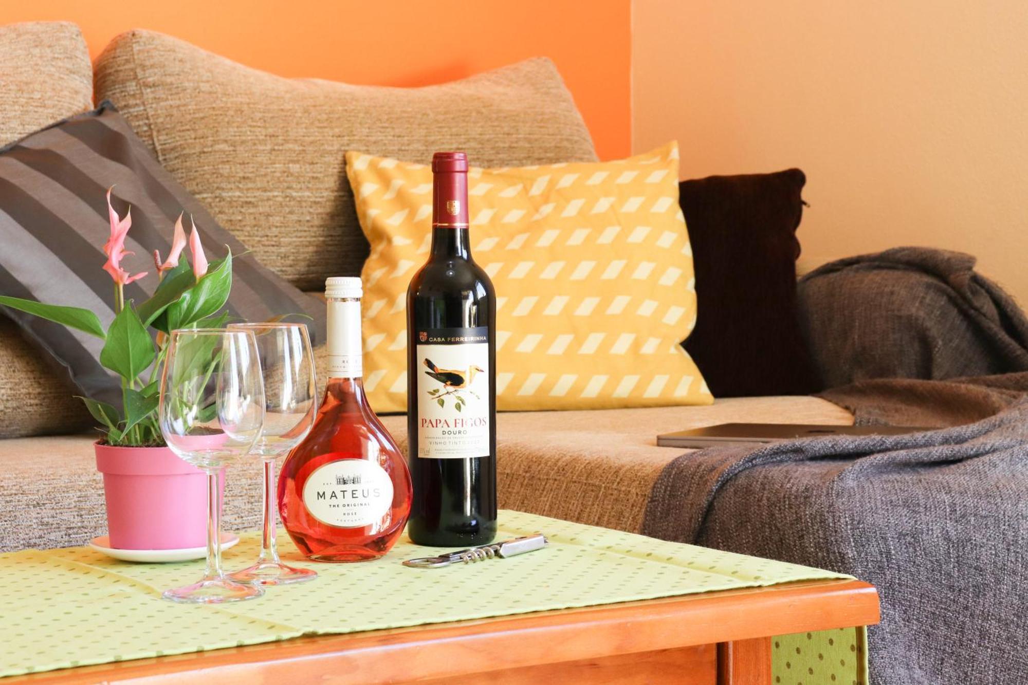 Eber - Independent 1 & 2 Bedroom Apartments, Pool, Air Con, Fast Wi-fi, Near Old Town Of And Beaches Albufeira